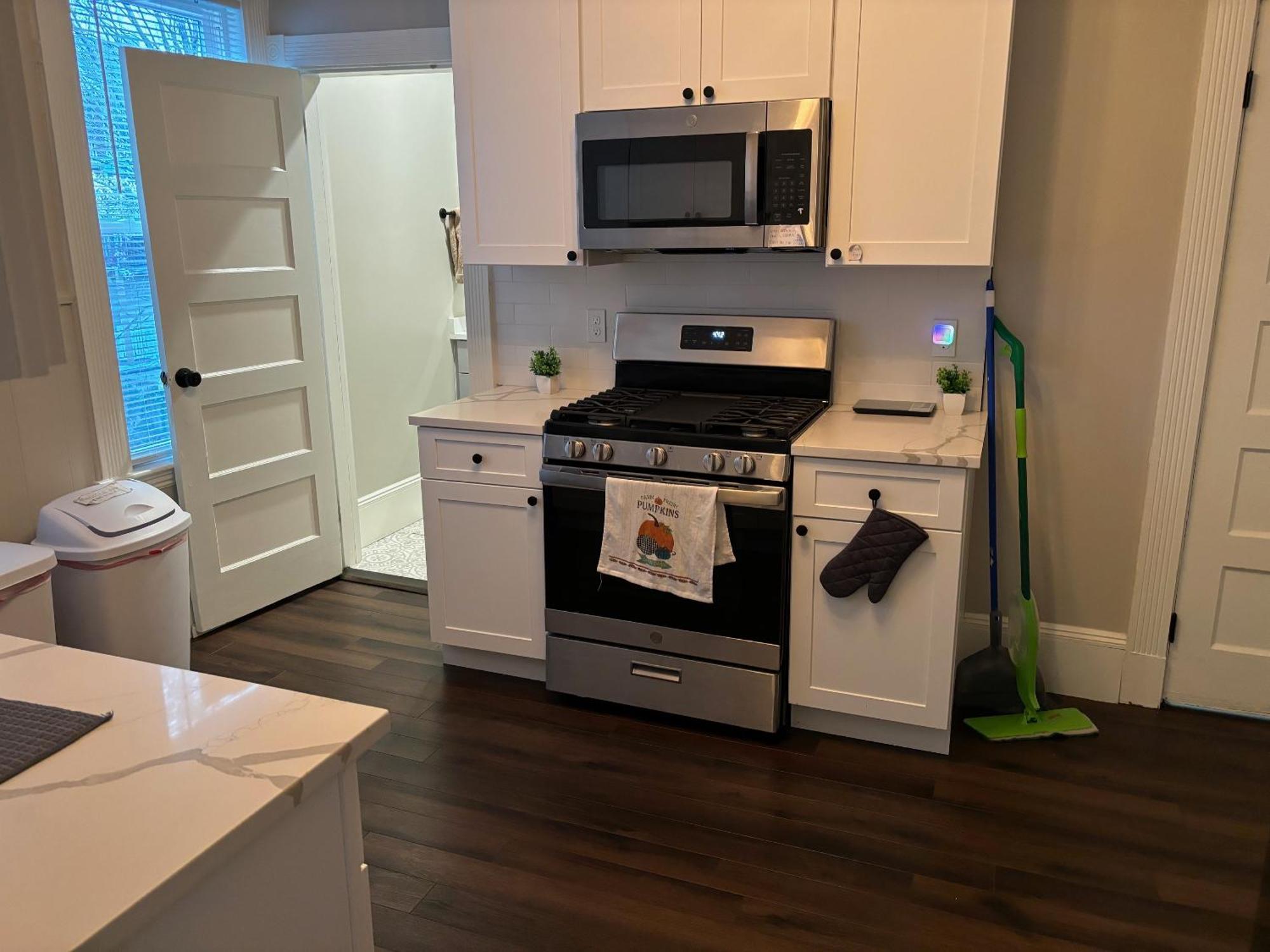 Homestay B&B In Boston - 3 Locations In Dorchester Exterior photo